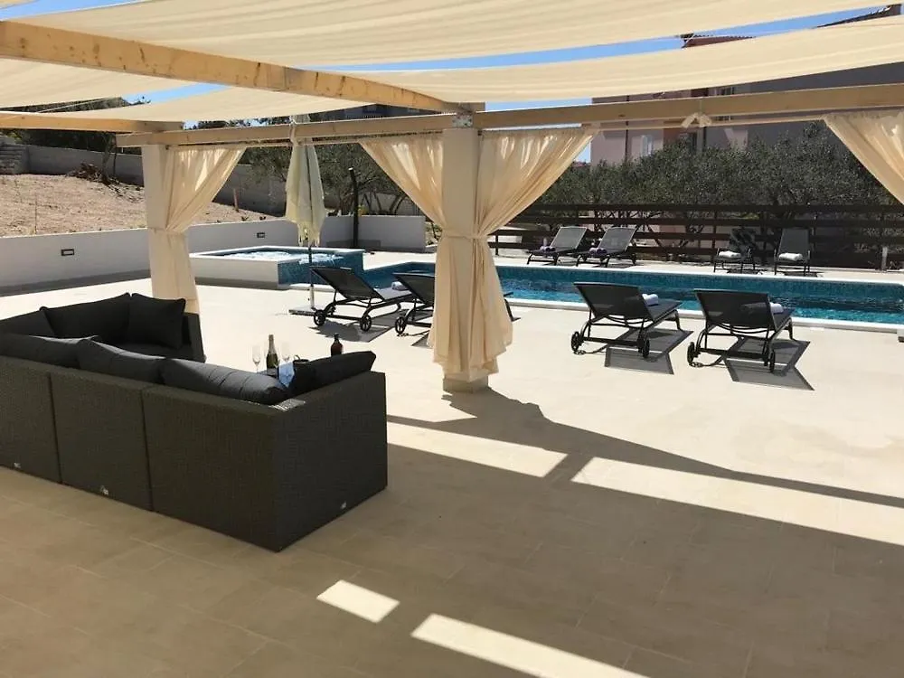 Apartment In Okrug Gornji With Balcony, Air Conditioning, Wifi, Dishwasher 5048-1 Trogir Chorvatsko