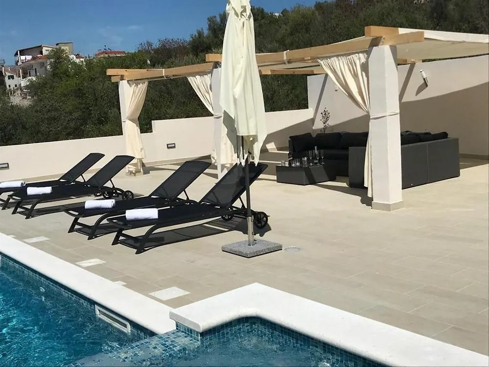 Apartment In Okrug Gornji With Balcony, Air Conditioning, Wifi, Dishwasher 5048-1 Trogir 0*,  Chorvatsko